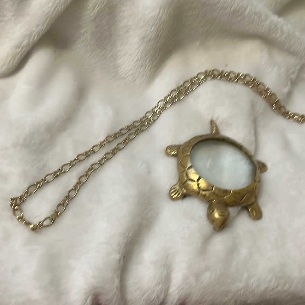Necklace 22 inches unisex, gold tone, open links, casual, or formal wear